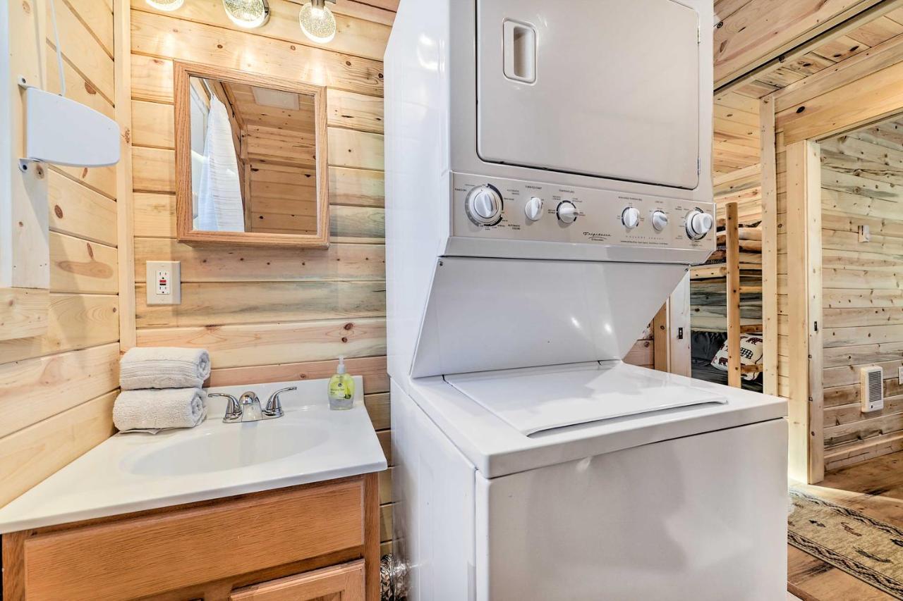 Cozy Island Park Cabin, 20 Mi To Yellowstone! Экстерьер фото