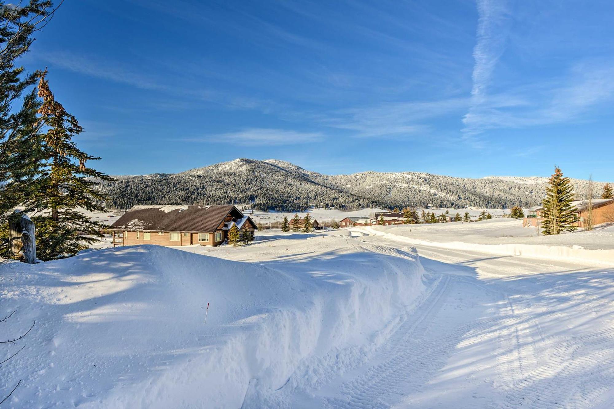 Cozy Island Park Cabin, 20 Mi To Yellowstone! Экстерьер фото